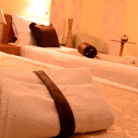 Hotel Pine Skopje Bilik gambar