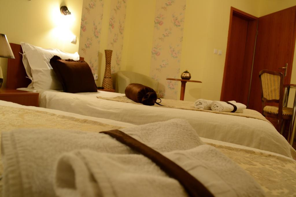 Hotel Pine Skopje Bilik gambar