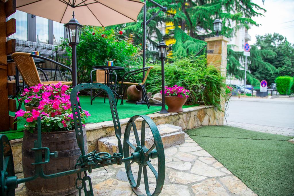 Hotel Pine Skopje Luaran gambar
