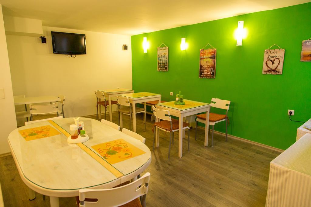 Hotel Pine Skopje Luaran gambar