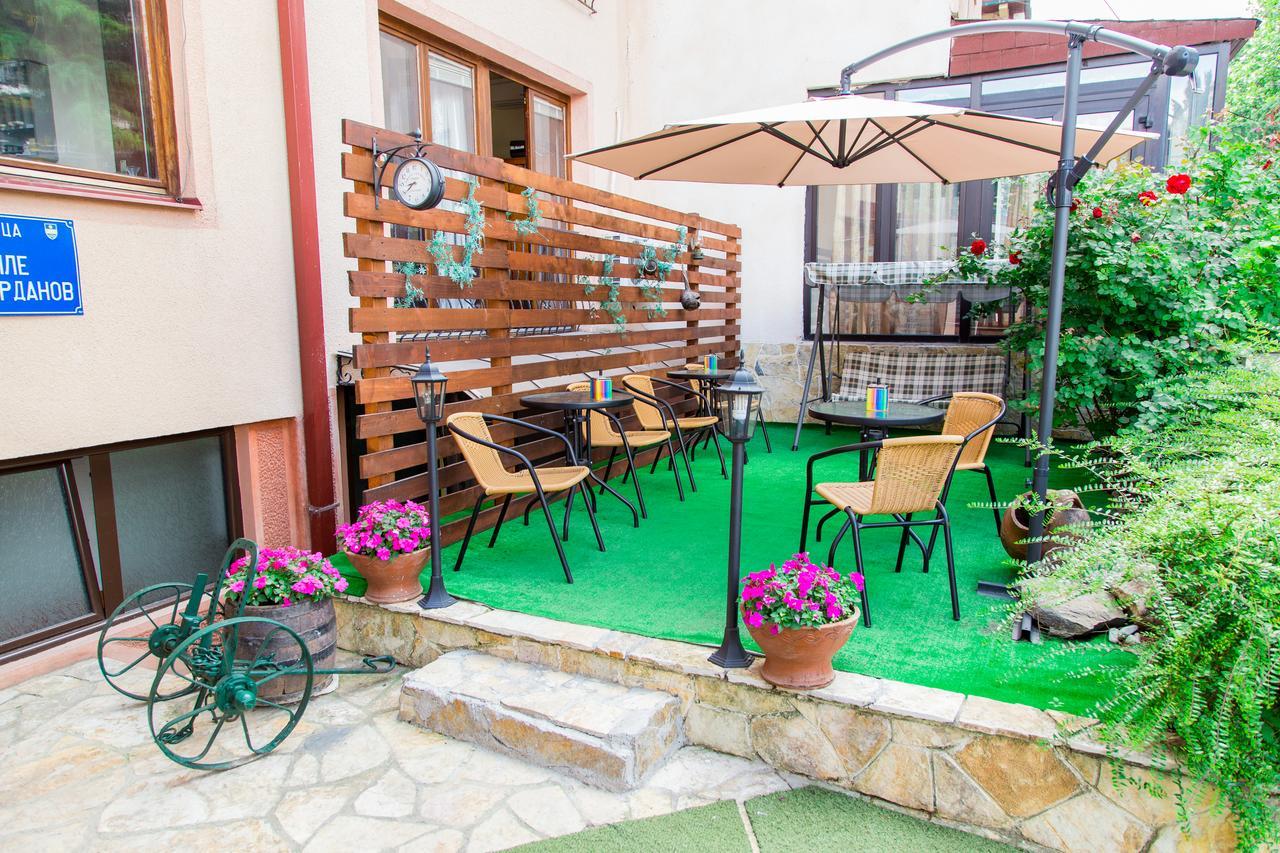 Hotel Pine Skopje Luaran gambar