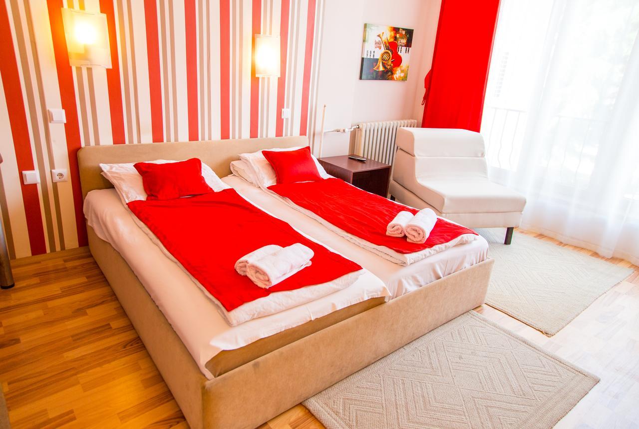 Hotel Pine Skopje Luaran gambar