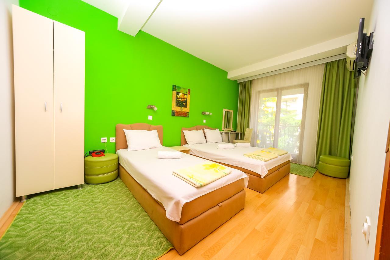Hotel Pine Skopje Luaran gambar