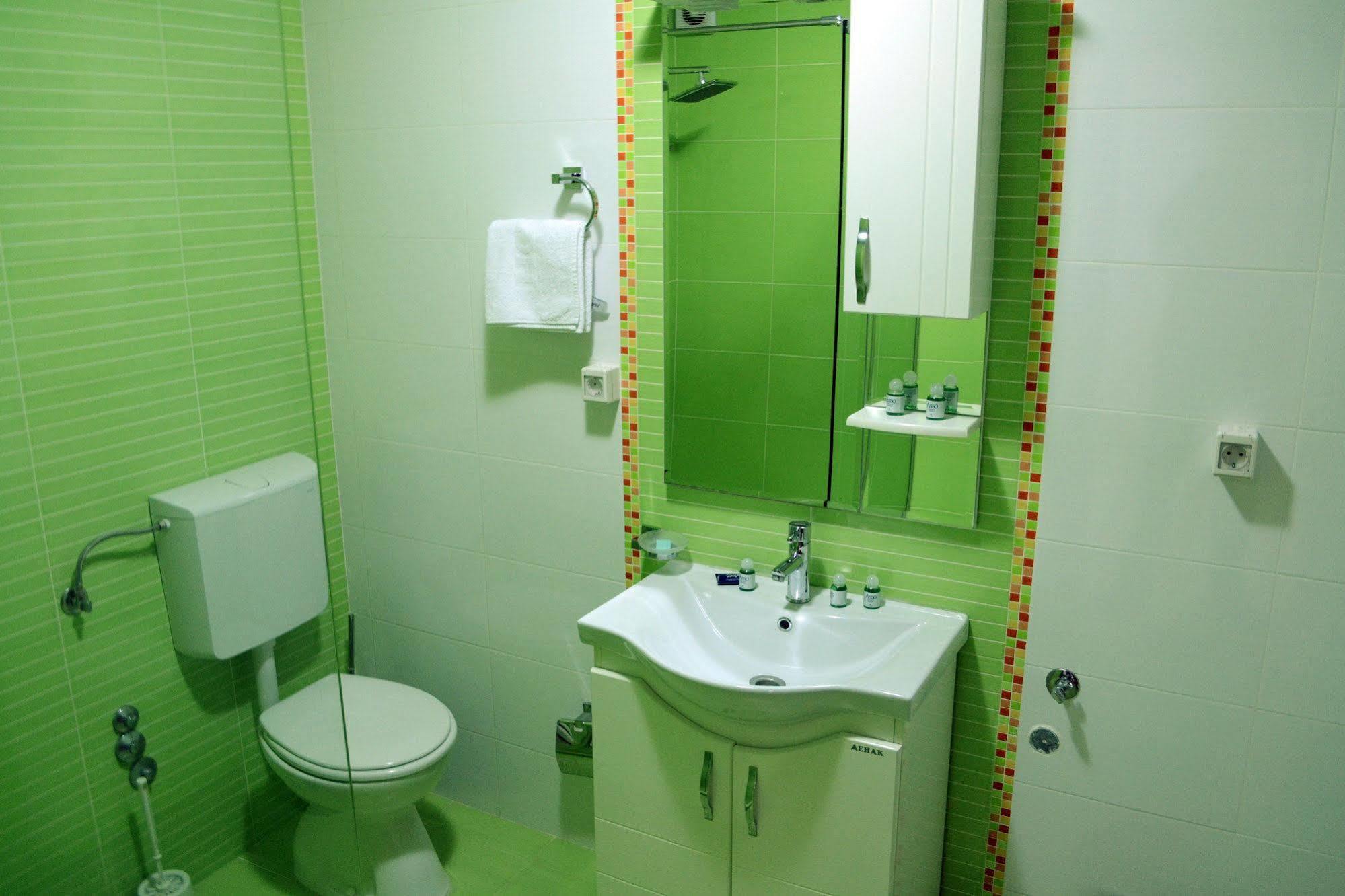 Hotel Pine Skopje Luaran gambar