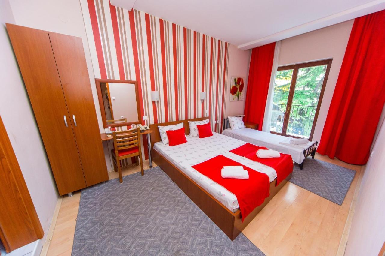 Hotel Pine Skopje Luaran gambar