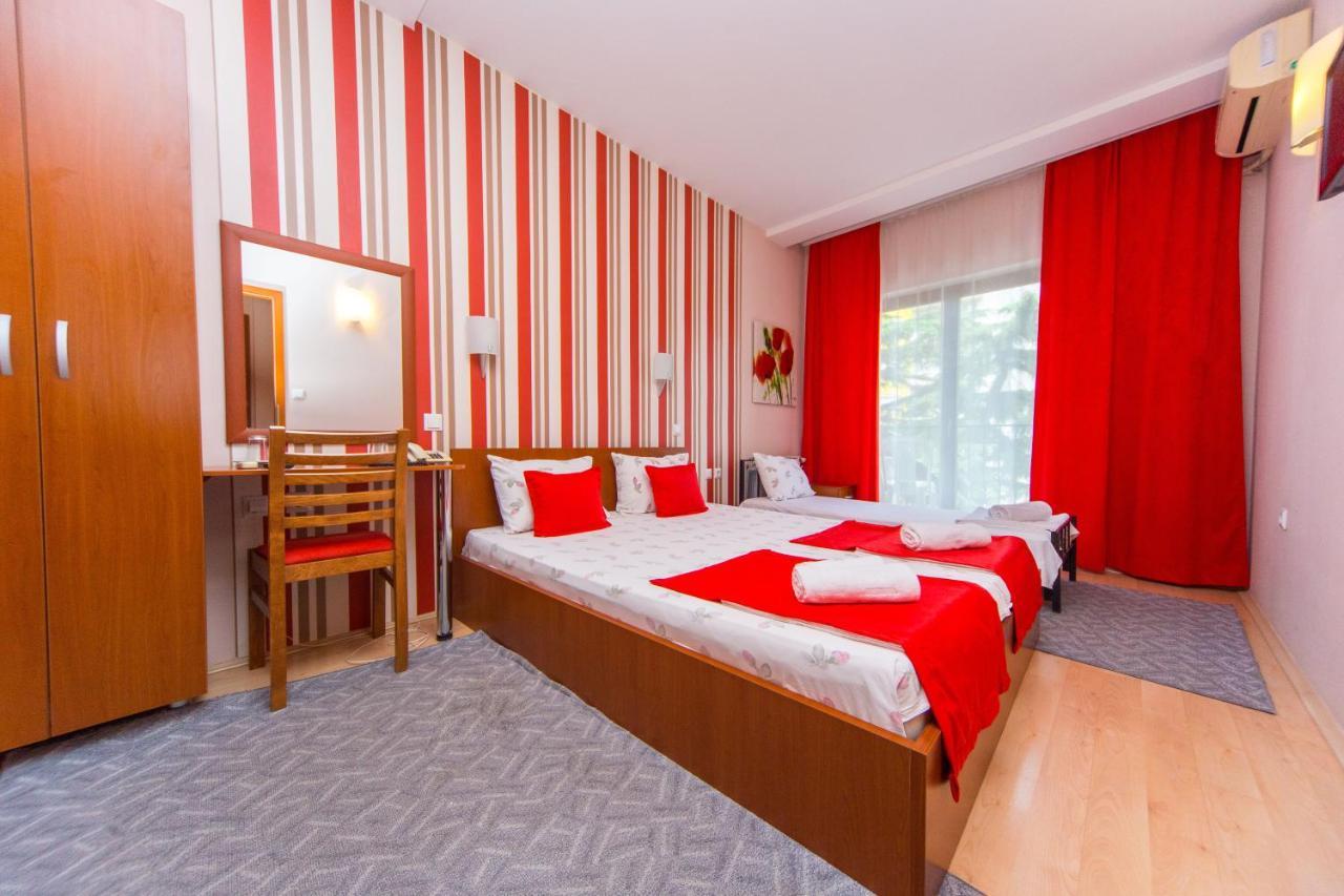 Hotel Pine Skopje Luaran gambar