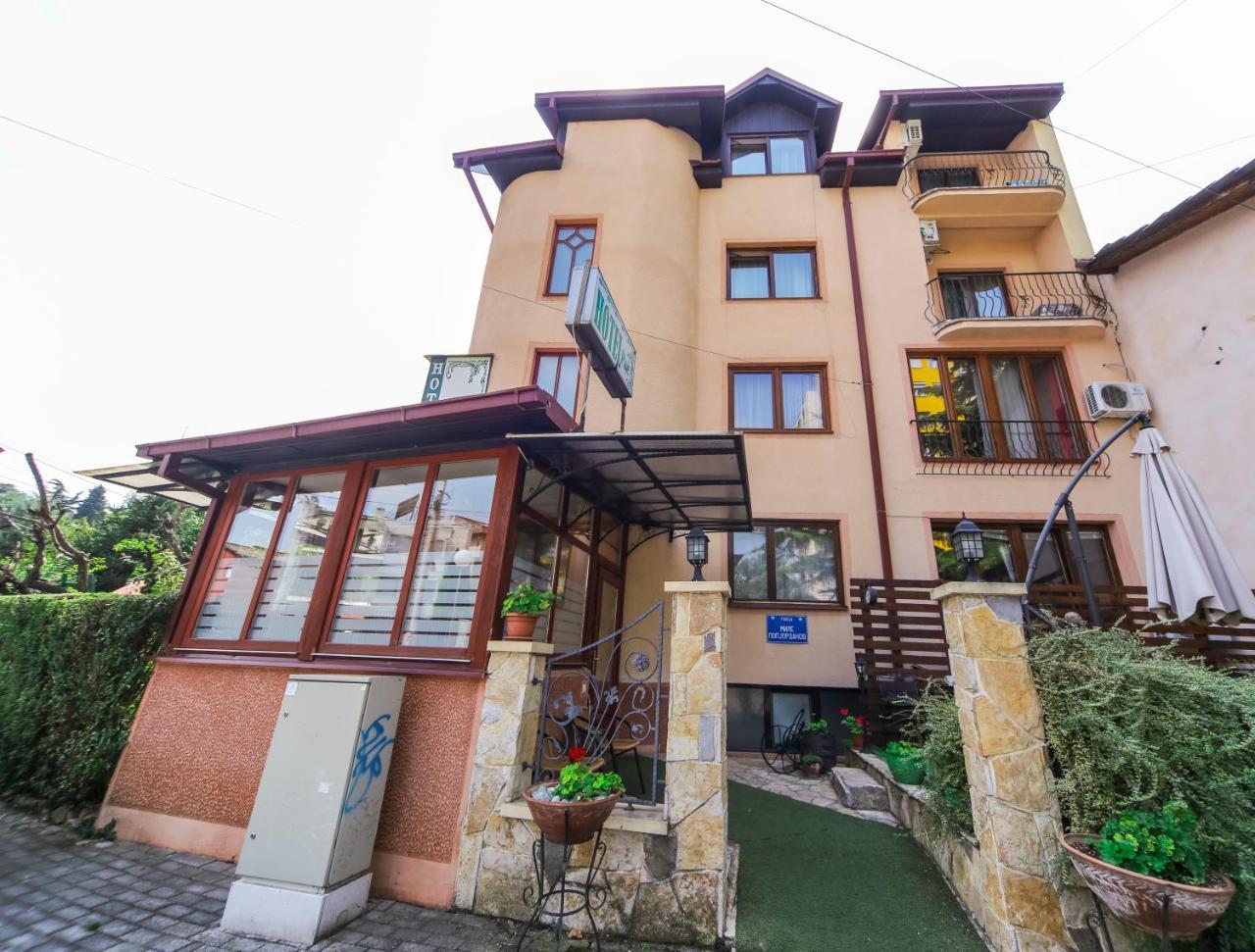 Hotel Pine Skopje Luaran gambar